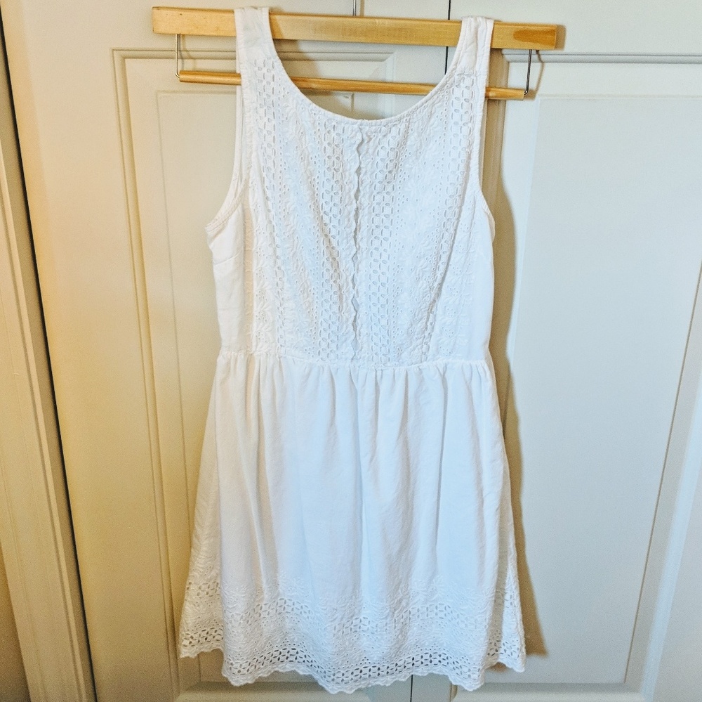 White lace dress